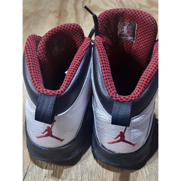 Athletic_Shoes